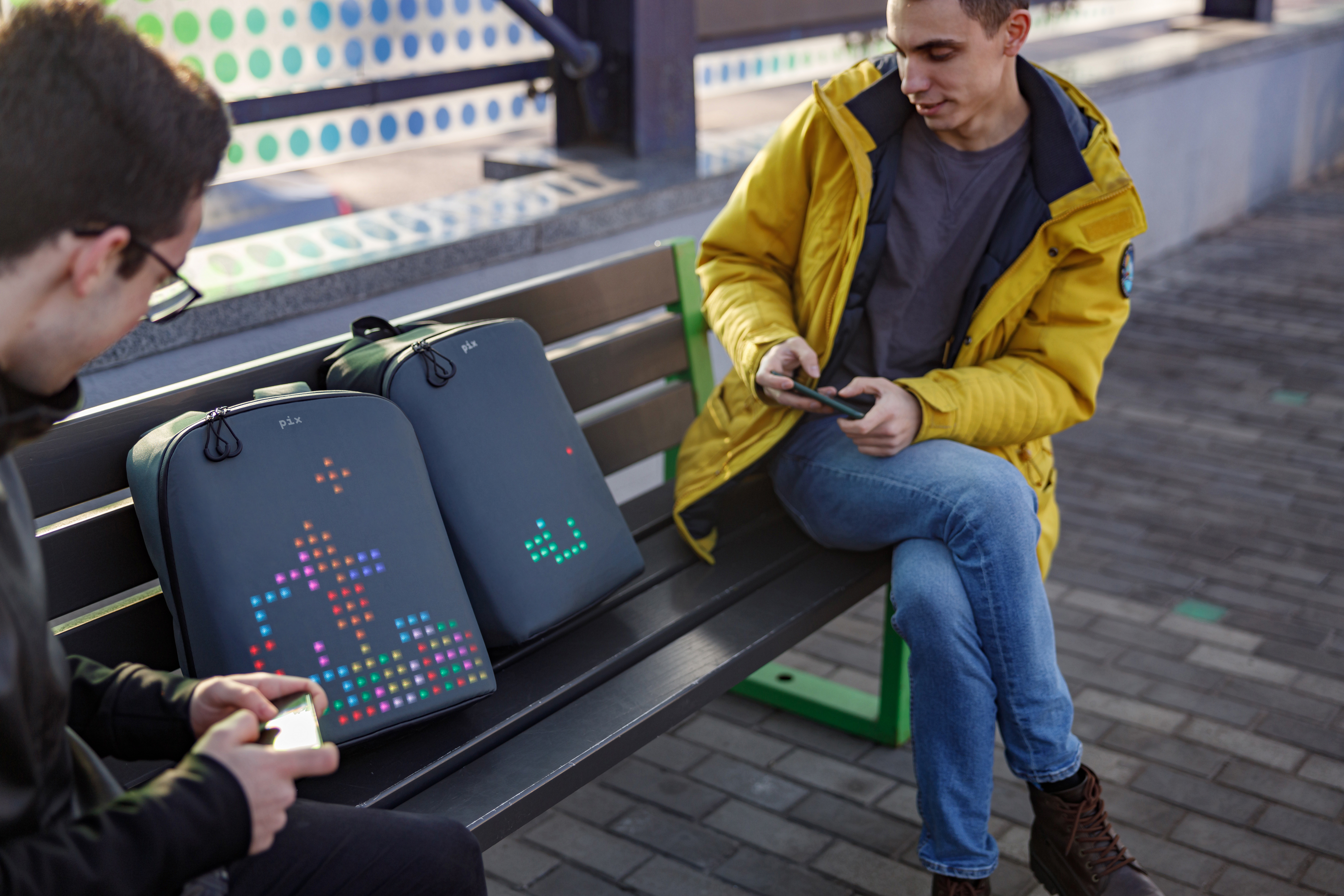 Play games while waiting for the bus
